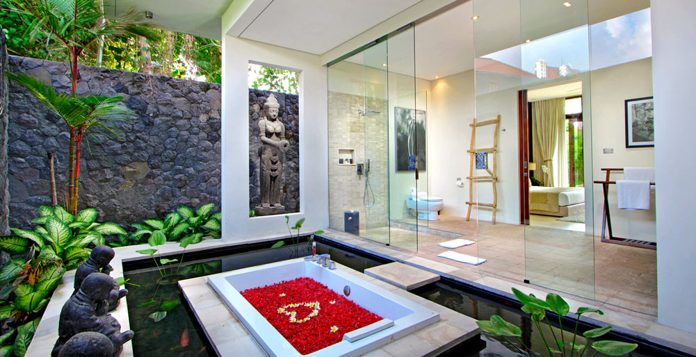 Villa Kalyani - Guest bedroom en suite outdoor bathroom